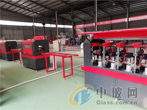 斷橋鋁型材加工設(shè)備報價指南 供應(yīng)商、圖片與鋁合金型材生產(chǎn)全解析